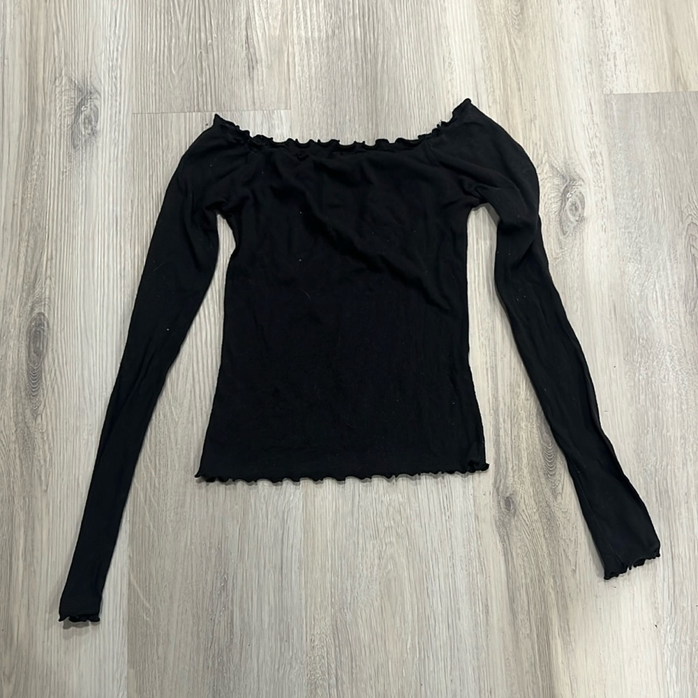 Long sleeve black top